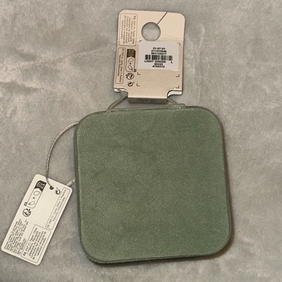 Primark Olive Quilted Keychain with Gold Initial L - Picture 4 of 4